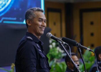 Mohd Shuhaily Mohd Zain pada program Libat Urus Pengarah JSJ bersama masyarakat di Dewan Pusat Komuniti TTDI