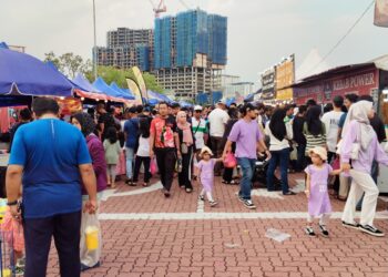 GOLONGAN mahasiswa sekitar Shah Alam berbelanja sekurang-kurangnya RM600 sebulan untuk membeli juadah berbuka puasa.