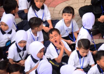 Kementerian Pendidikan mengesan 3.59 peratus murid ponteng sekolah tahun lalu. - Gambar hiasan