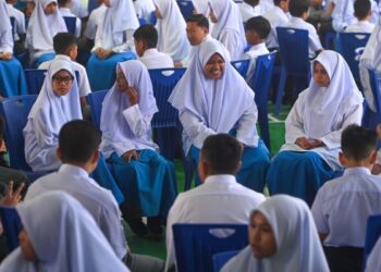 KEMENTERIAN Pendidikan perlu menyediakan garis panduan lengkap tentang cara mengendalikan gangguan seksual di sekolah.