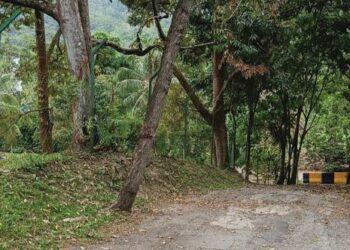 LOKASI parkir yang ditutup berhampiran Restoran dan Kafe Tanah Aina Fareena di Bentong, Pahang.  –  UTUSAN/MOHAMAD SHOFI MAT ISA