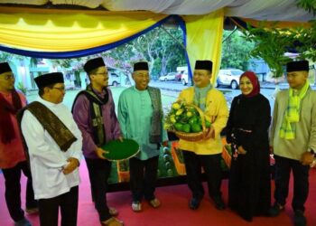 TUANKU Syed Faizuddin Putra Jamalullail dalam Festival Mangga Harumanis 2024 di Masjid Tuanku Syed Putra Jamalullail, Kangar, Perlis semalam.