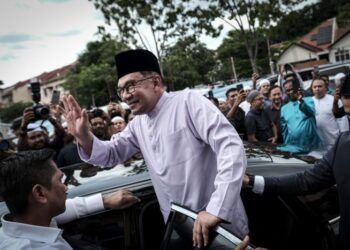 ANWAR Ibrahim  masih mempunyai kira-kira tiga tahun lagi untuk melakukan islah mahupun reformasi secara total. – UTUSAN/FAIZ ALIF ZUBIR