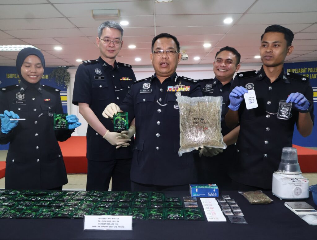 Polis tahan dua lelaki, rampas 2 kilo dadah lebih RM60,000 6