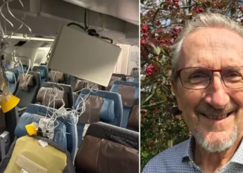 LELAKI Britain berusia 73 tahun, Geoffrey Ralph Kitchen, meninggal dunia akibat serangan jantung akibat pergolakan dalam penerbangan Singapore Airlines, semalam. -AGENSI