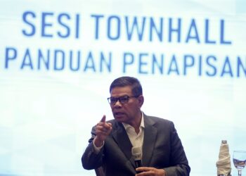 SAIFUDDIN Nasution Ismail memperkenalkan Garis Panduan Penapisan Filem (GPPF) bertujuan membantu penggiat seni dan pembuat filem tempatan untuk menghasilkan karya lebih berkualiti tanpa membataskan kemahiran dan kreativiti mereka.