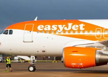 SYARIKAT easyJet menguruskan lebih 2,000 penerbangan setiap hari.-AGENSI