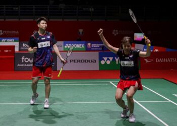 GOH Soon Huat-Shevon Lai menewaskan pasangan Jepun, Hiroki Midorikawa-Natsu Saito 21-16, 21-13 pada perlawanan suku akhir Kumamoto Masters 2024, di Gimnasium Wilayah Kumamoto, Jepun hari ini.