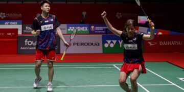 GOH Soon Huat-Shevon Lai menewaskan pasangan Jepun, Hiroki Midorikawa-Natsu Saito 21-16, 21-13 pada perlawanan suku akhir Kumamoto Masters 2024, di Gimnasium Wilayah Kumamoto, Jepun hari ini.