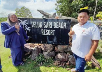 NORHASIMAH Roslan dan  suami Zaharuddin Azhar kini mengusahakan Teluk Sari Beach Resort di Kampung Teluk Sisek, Endau.