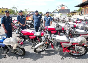 MOTOSIKAL import yang rampas Jabatan Kastam Diraja Malaysia (JKDM) Perak dalam serbuan di Nibong Tebal, Pulau Pinang. – UTUSAN/MUHAMAD NAZREEN SYAH MUSTHAFA