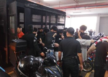 14 lelaki yang didakwa kerana merusuh dibawa ke Mahkamah Sesyen Butterworth di Pulau Pinang