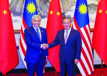 Ahmad Zahid bersama dengan Ding Xuexiang di Rumah Tamu Negara Diaoyutai bersempena lawatan rasmi Timbalan Perdana Menteri ke republik itu semalam.