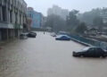 TANGKAP layar video tular yang memaparkan kejadian banjir di Kajang, Selangor tahun lalu. - GAMBAR HIASAN