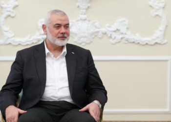 ISMAIL Haniyeh bertemu dengan Presiden Iran, Ebrahim Raisi (tiada dalam gambar) di Tehran, Iran 27 Mac lalu. -REUTERS