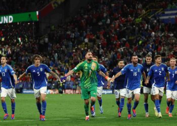 PEMAIN Itali meraikan kejayaan selepas memenangi aksi kumpulan B Euro 2024 menentang Albania di Stadium BVB, Jerman, hari ini. - AFP