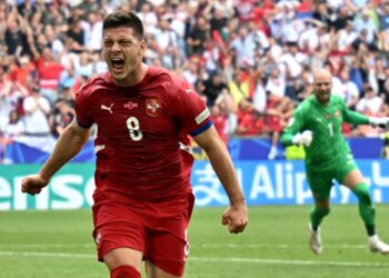 LUKA Jovic muncul wira Serbia apabila berjaya menjaringkan gol penyamaan ketika mengikat Slovenia 1-1 di Allianz Arena, sebentar tadi.-AFP