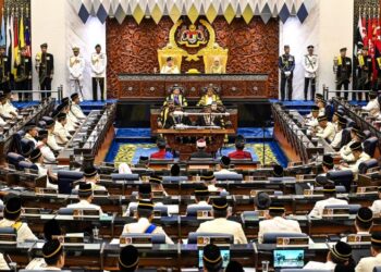 PEMIMPIN politik dan rakyat mempunyai peranan masing-masing dalam menjaga setiap tingkah laku dan tidak melangkaui sempadan yang sepatutnya. – JABATAN PENERANGAN