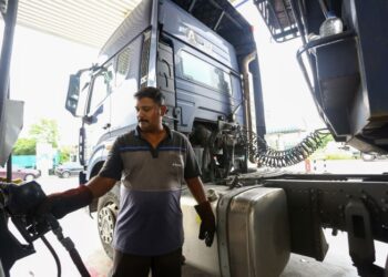 TIADA kewajaran untuk menaikkan harga barangan dan perkhidmatan ekoran subsidi diesel.