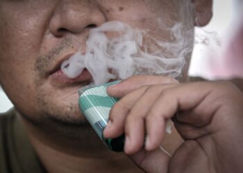 MALAYSIA Vapers Alliance (MVA) menggesa kerajaan  mencontohi kejayaan Sweden dan New Zealand  yang membantu perokok beralih kepada alternatif yang kurang memudaratkan.