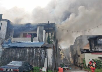 ENAM rumah kedai dua tingkat terlibat kejadian kebakaran di Jalan Wong Ah Jang di Kuantan, Pahang.