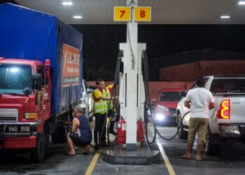 KERAJAAN telah melaksanakan kajian secara teliti sebelum melaksanakan  penyasaran subsidi diesel bagi memastikan rakyat marhaen tidak terbeban. – UTUSAN/MUHAMAD IQBAL ROSLI