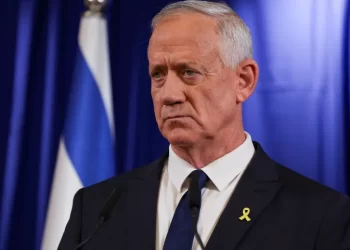 BENNY Gantz mengumumkan pengunduran daripada kerajaan darurat Netanyahu pada Ahad.- REUTERS