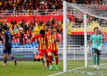 PEMAIN Selangor, Yohandry Orozco meraikan jaringan pada Perlawanan Piala FA antara Selangor menentang Negeri Sembilan, di Stadium Majlis Bandaraya Petaling Jaya, di sini hari ini. Foto: SHIDDIEQIIN ZON