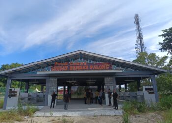 Food Court Pusat Bandar Palong yang sepatutnya siap pada bulan Ogos tahun lalu masih belum boleh digunakan selain tidak dilengkapi kemudahan air serta elektrik. – UTUSAN/NOR AINNA HAMZAH