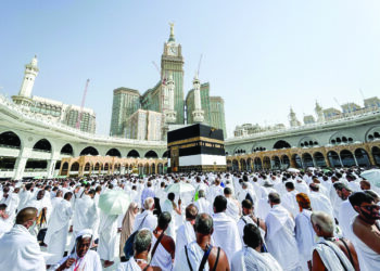 MALAYSIA menyambut Arafah lusa iaitu Ahad, berbeza dengan Arab Saudi yang menyambutnya esok. Memandangkan kita sambut Hari Raya Aidiladha pada Isnin, 17 Jun, maka digalakkan puasa sunat Tarwiyyah (hari kelapan Zulhijah) pada Sabtu dan puasa sunat Arafah pada Ahad. - AFP