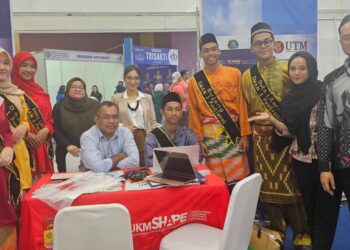 Delegasi  UKMSHAPE ketika mengadakan promosi di Pontianak, Kalimantan bersama dengan Gading Eduventure baru-baru ini.