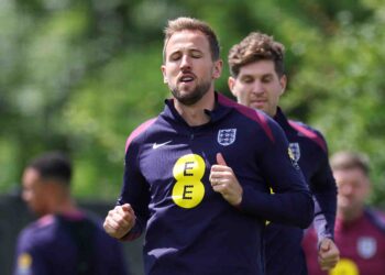 HARRY Kane berlatih bersama skuad England di Blankenhain, Jerman sebagai persiapan menentang Slovenia pagi esok. - AFP