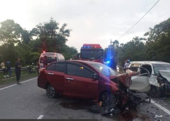 TIGA maut akibat pertembungan kereta Perodua Myvi dan Perodua Bezza dalam kemalangan jalan raya di Kilometer 18,Jalan Jerantut-Maran berdekatan Sungai Salan di Jerantut, Pahang. - FOTO/IPD JERANTUT