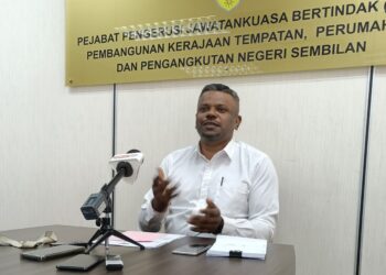 J. ARUL Kumar pada sidang akhbar di pejabatnya di Wisma Negeri, Seremban hari ini.