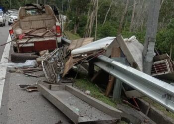 KEADAAN kenderaan milik Jakoa dipandu Abdullah Ali Abdul Rahman yang terbabit kemalangan di kilometer 47.3, Lebuhraya Kuala Lumpur Karak (KLK) di Bentong, Pahang.