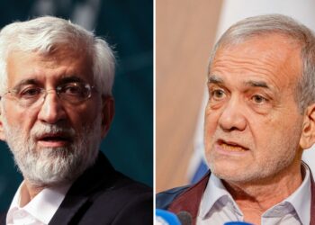 CALON Presiden Iran, Saeed Jalili (kiri) dan Masoud Pezeshkian.- AGENSI