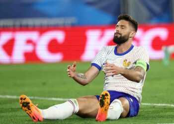 OLIVIER Giroud mungkin menjadi pilihan jurulatih Perancis Didier Deschamps menggantikan Kylian Mbappe menentang Belanda. - AFP