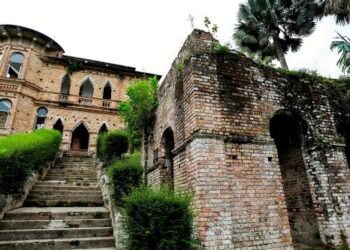 KELLIE'S Castle satu-satunya bangunan pelancongan yang mendapat pengiktirafan sebagai lokasi dark tourism atau pelancongan seram di negara ini. – Mingguan/MUHAMAD NAZREEN SYAH MUSTHAFA