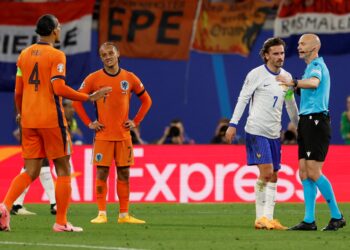 KAPTEN Perancis, Antoine Griezmann (kanan) gagal membantu pasukannya melakar kemenangan selepas seri tanpa jaringan dengan Belanda dalam aksi kedua Kumpulan D Euro 2024 di Stadium Leipzig, sebentar tadi.-AFP