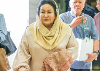 ROSMAH Mansor hadir bagi mengikuti prosiding sambung perbicaraan kes 1Malaysia Development Berhad (1MBD) di Mahkamah Tinggi Kuala Lumpur, semalam. – UTUSAN/FARIZ RUSADIO