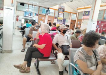 ORANNG ramai perlu segera ke klinik berdekatan untuk pemeriksaan perubatan sekiranya bacaan tekanan darah melebihi 140/90.