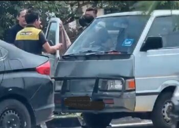 TANGKAP layar kejadian yang tular dalam media sosial di Jalan Persiaran Sri Putri Utama, Kulai.