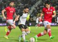 PEMAIN Terengganu FC, Manuel Ott (tengah) dikawal ketat dua pemain Sabah FC pada aksi suku akhir pertama Piala FA di Stadium Sultan Mizan Zainal Abidin, kelmarin.