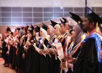 UMK sehingga kini telah mencatatkan kebolehpasaran graduan (GE) mencecah 94.5 peratus, melebihi sasaran Kementeran Pendidikan Tinggi iaitu sebanyak 80 peratus. – Gambar UMK