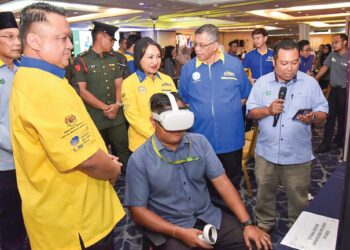 TUANKU Syed Faizuddin Putra Jamalullail berkenan merasmikan majlis pelancaran Kelab AI Robotic Education (AiRED) di salah sebuah hotel di Kangar, Perlis baru-baru ini. – UTUSAN