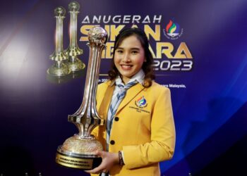 ATLET Tenpin Boling negara, Natasha Mohamed Roslan dinobatkan sebagai Olahragawati Kebangsaan 2023, pada Majlis Anugerah Sukan Negara 2023, di Casa MSN. Foto: SHIDDIEQIIN ZON