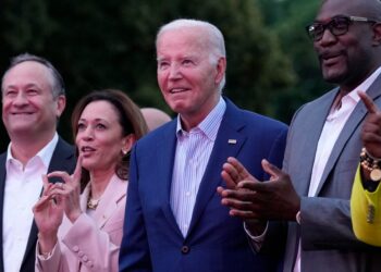 KELAKUAN Joe Biden yang dikatakan seperti keliru dan bingung dalam beberapa acara kerajaan menjadi tular di media sosial.- AGENSI