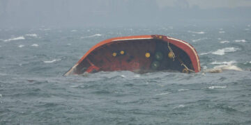 A Philippine-flagged tanker MT Terra Nova carrying 1.4 million litres of industrial fuel oil capsized and sank off Manila on July 25, authorities said, as they raced against time to contain the spilll. -AFP