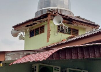 Surau Al-Qamar Taman Bunga Raya, Bukit Beruang yang rosak.