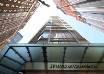 JP Morgan menaikkan penarafan Malaysia kepada neutral selepas enam tahun underweight. - AFP